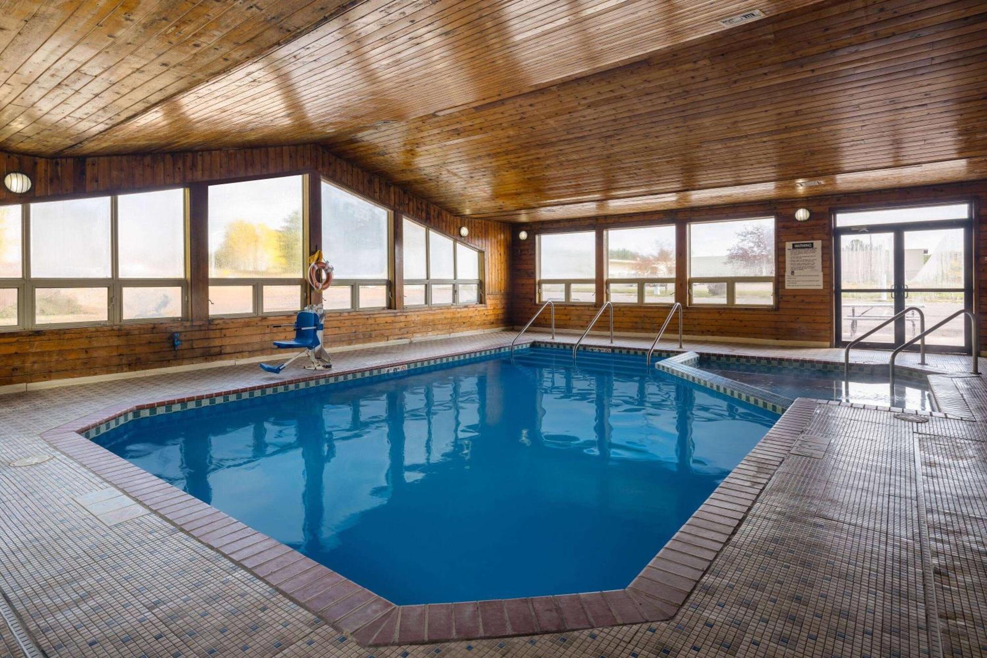 Travelodge By Wyndham Merrill Eksteriør bilde