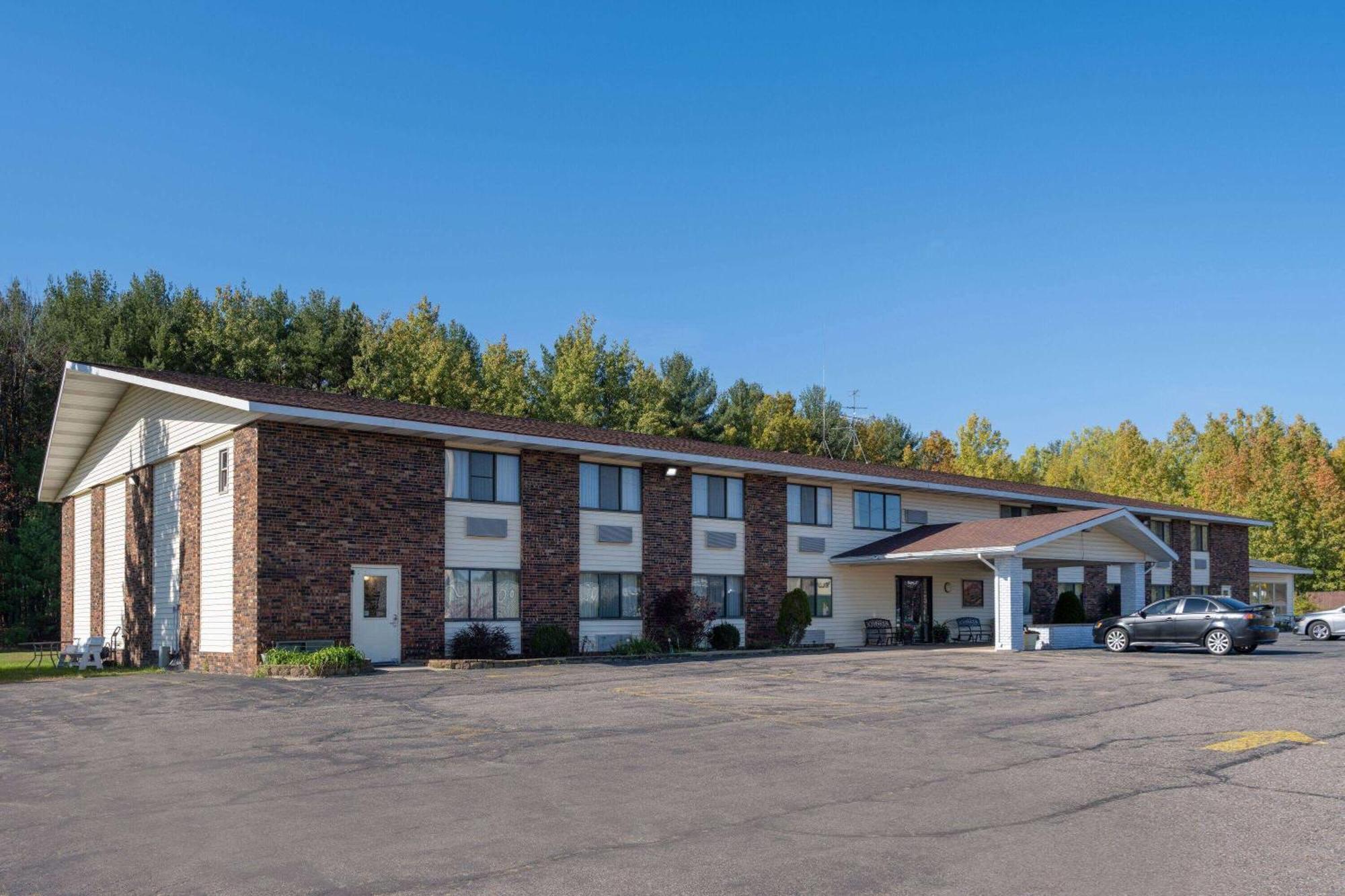 Travelodge By Wyndham Merrill Eksteriør bilde