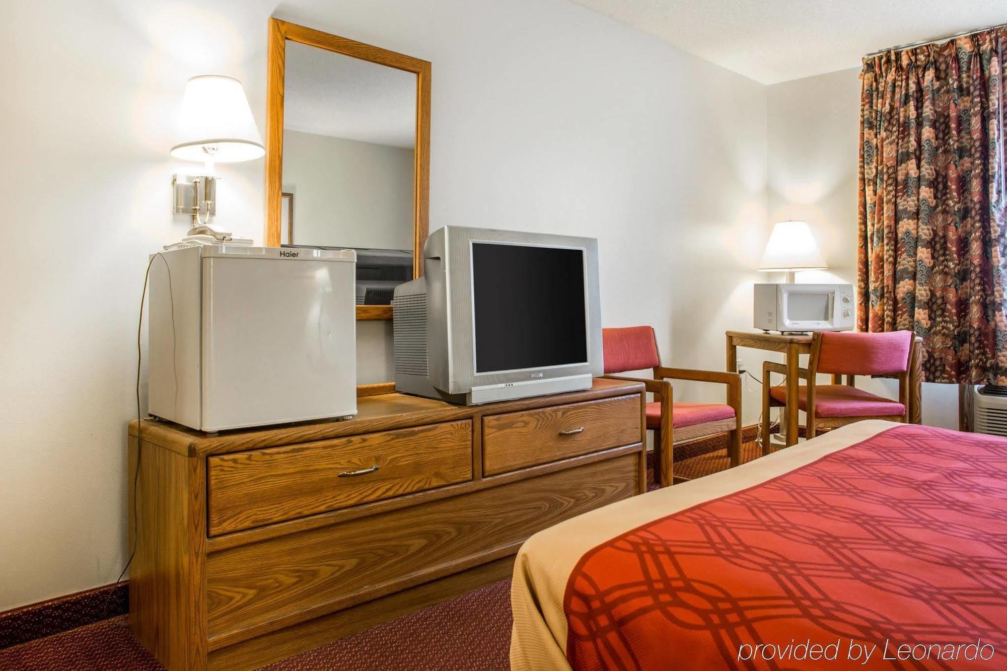 Travelodge By Wyndham Merrill Eksteriør bilde