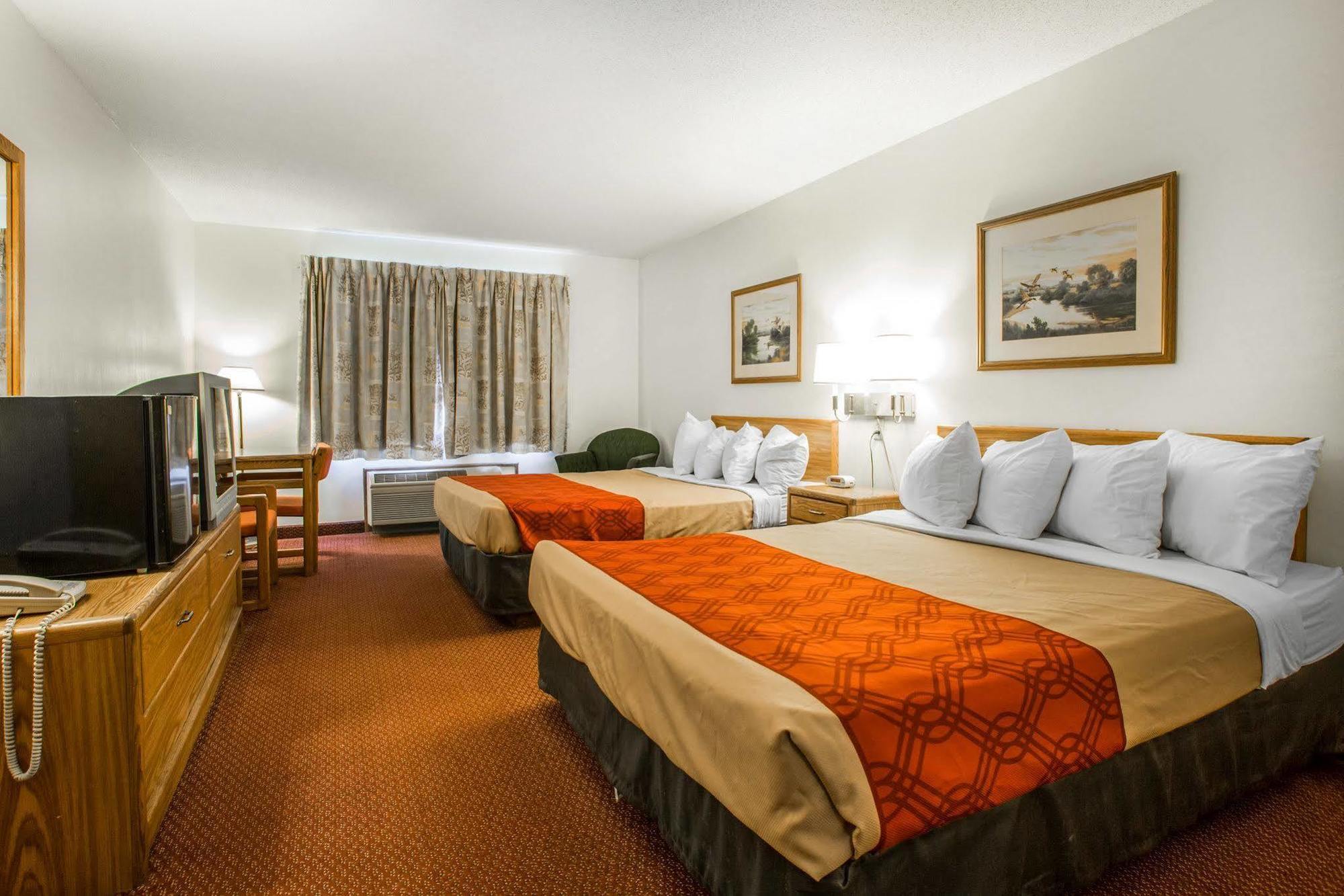 Travelodge By Wyndham Merrill Eksteriør bilde